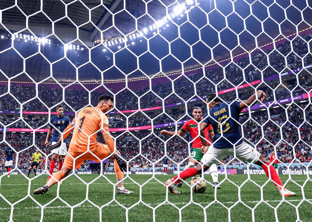 爱游戏2026-西班牙碾压摩洛哥,孔德统治全场