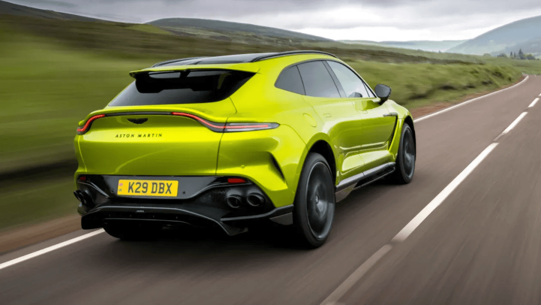 爱游戏娱乐-阿斯顿马丁碾压威廉姆斯，塞恩斯惊艳四座